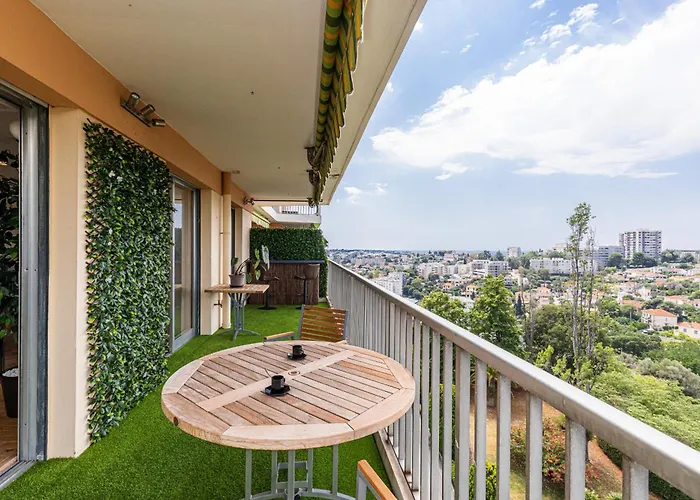 Loft Style 1 Bdr - Panoramic View Swimming Pool & Garage * 昂蒂布