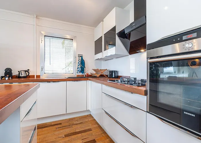 Loft Style 1 Bdr - Panoramic View Swimming Pool & Garage 公寓