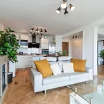 Loft Style 1 Bdr - Panoramic View Swimming Pool & Garage