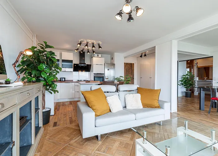 Loft Style 1 Bdr - Panoramic View Swimming Pool & Garage