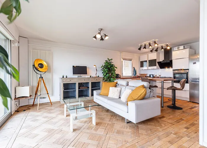 Loft Style 1 Bdr - Panoramic View Swimming Pool & Garage *