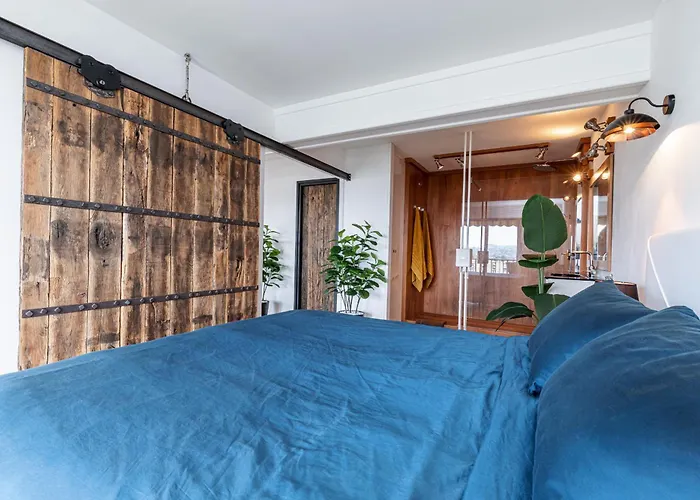 Loft Style 1 Bdr - Panoramic View Swimming Pool & Garage